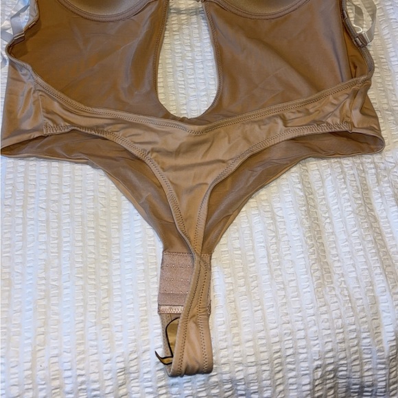 NEW Plunge Backless Bra Bodysuit - Picture 7 of 12